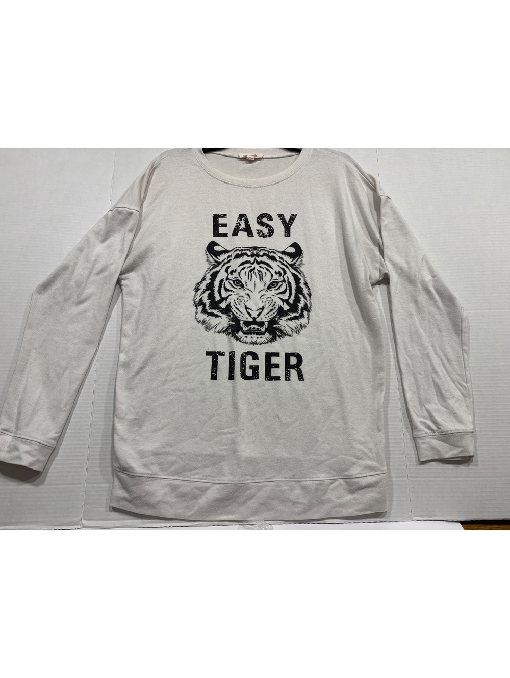 Mazik Easy Tiger cream graphic long sleeve top M